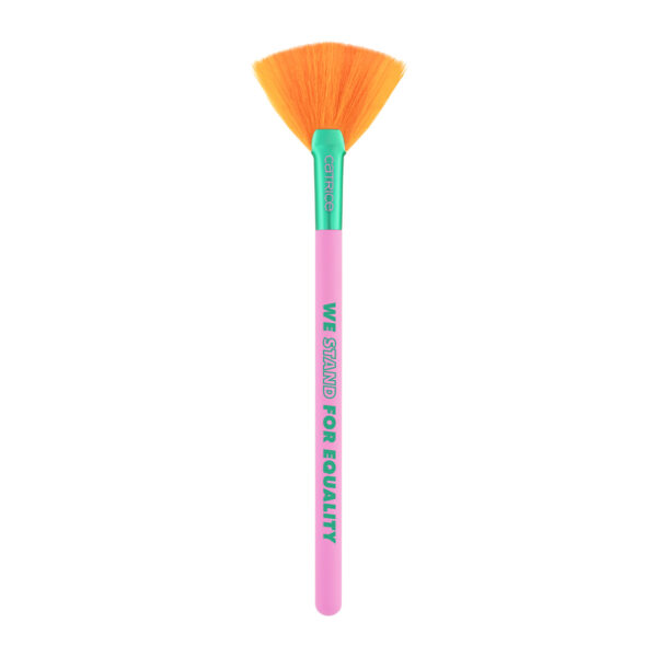 Catrice Who I Am Highlighter Brush C01 We Stand For Equality - PARB-13-146-00