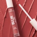 ESSENCE BLUR SOUFFLÉ creamy matte lipstick #03-Hot Offline 3.6 gr
